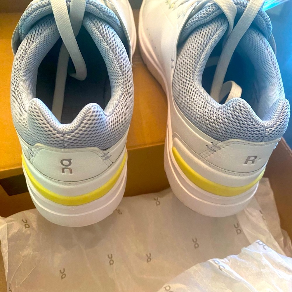 The Roger Advantage White Sneakers - Picture 5 of 9